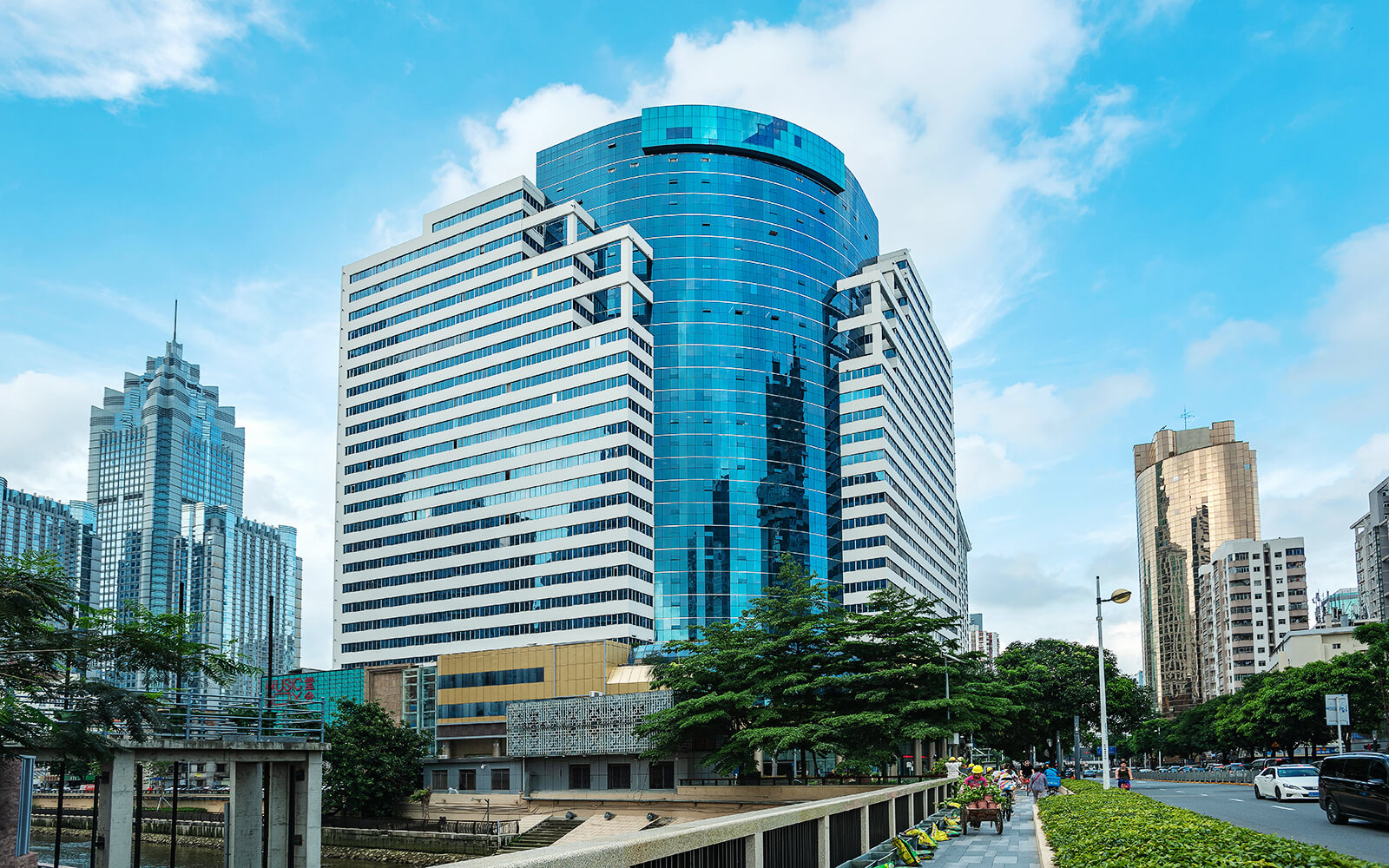 太平洋商贸大厦太平洋商贸大厦项目由华业发展(深圳)有限公司投资开发