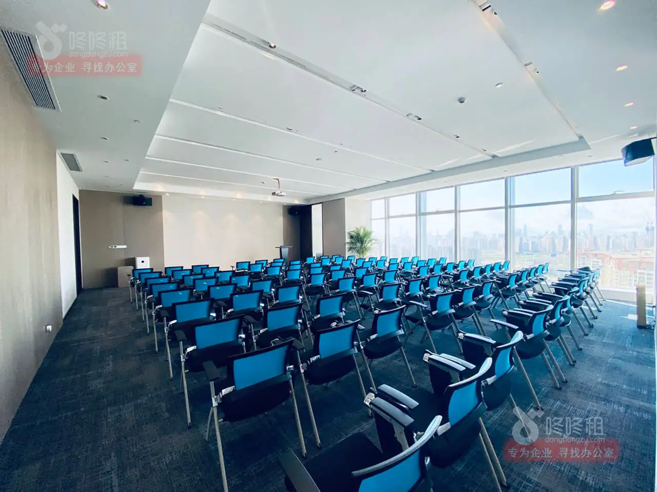 在合租辦公室中,不同企業(yè)如何共享共用空間和資源-咚咚租