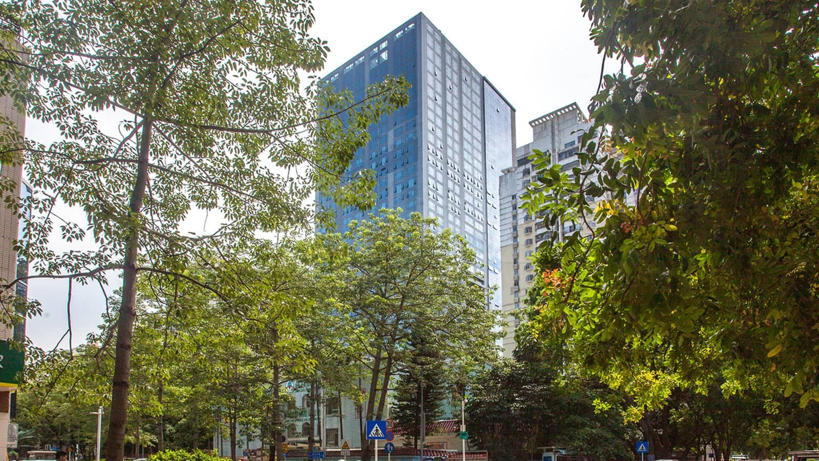 英龙商务中心建筑外观