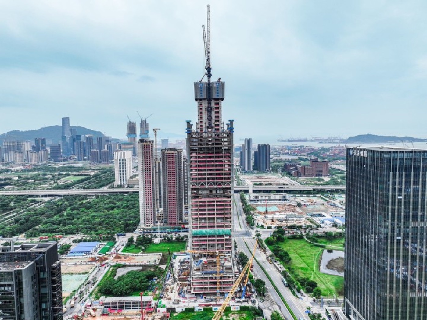 深圳前海大厦(前海控股大厦)外观图