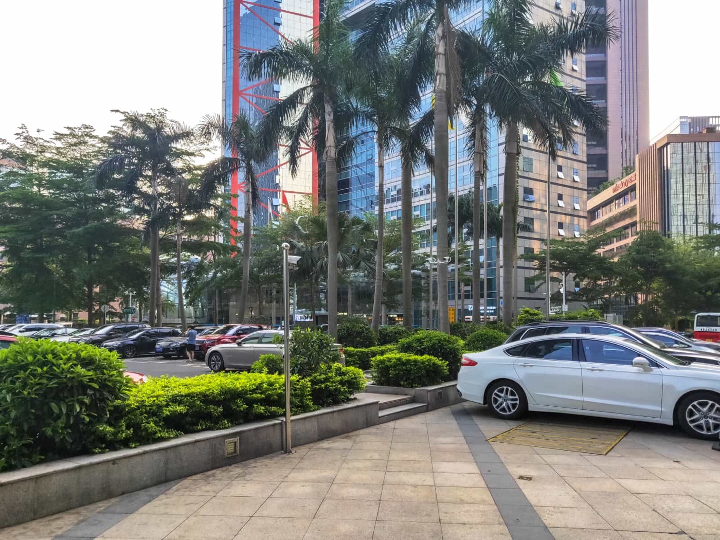 长虹科技大厦外观图