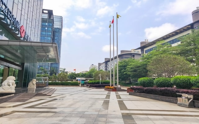 劲嘉科技大厦入口广场实拍